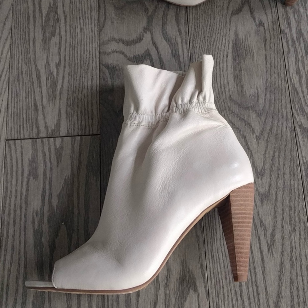 Vince Camuto Soft Leather Heels